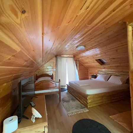 Guesthouse Pogradec Farm stay *